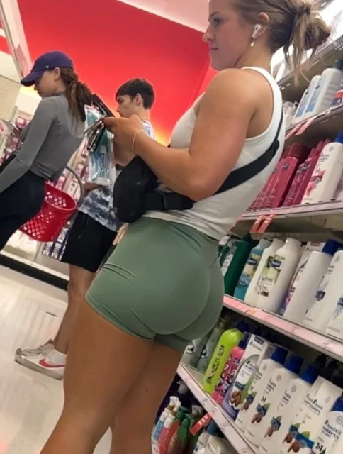 Creeper Keeper: Green tights. The young plump and perkyness🤤🤤🔥🔥 image 4