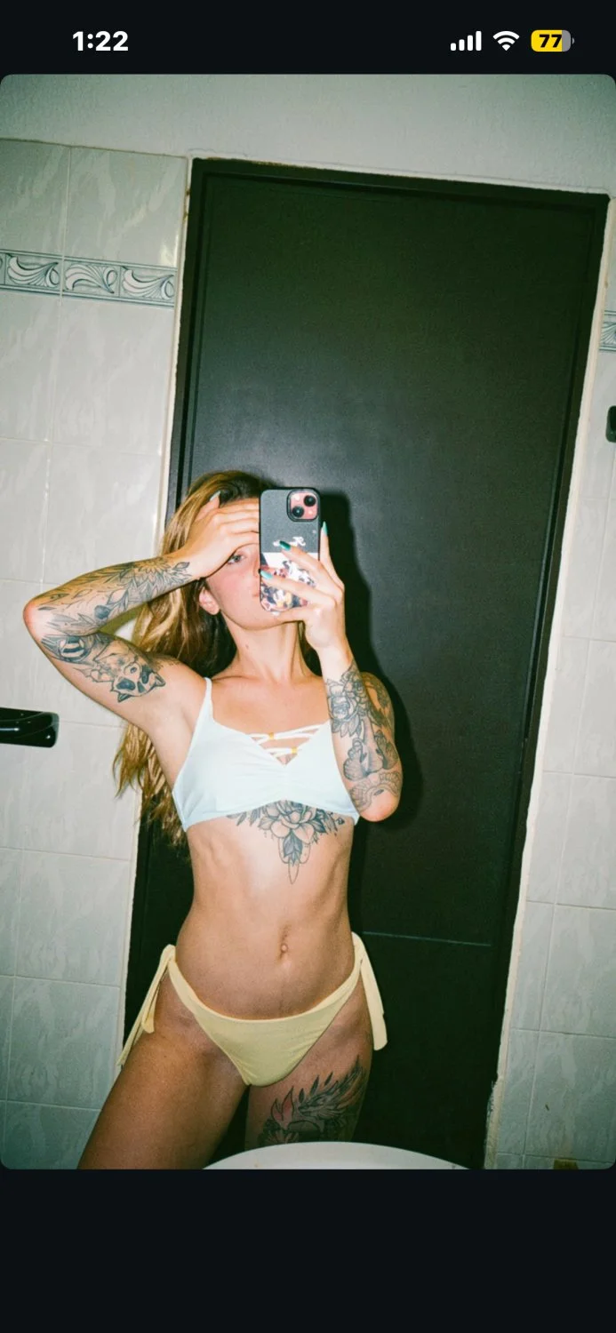 Latinas image 48