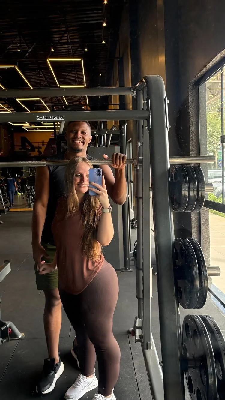 Livia Trolezi is blacked by bbc boyfriend novinha foi tomada pelo negão image 5
