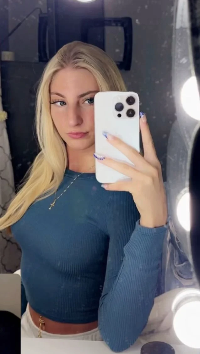 IRL 18 Yr Old Teen Bop Ashley image 4