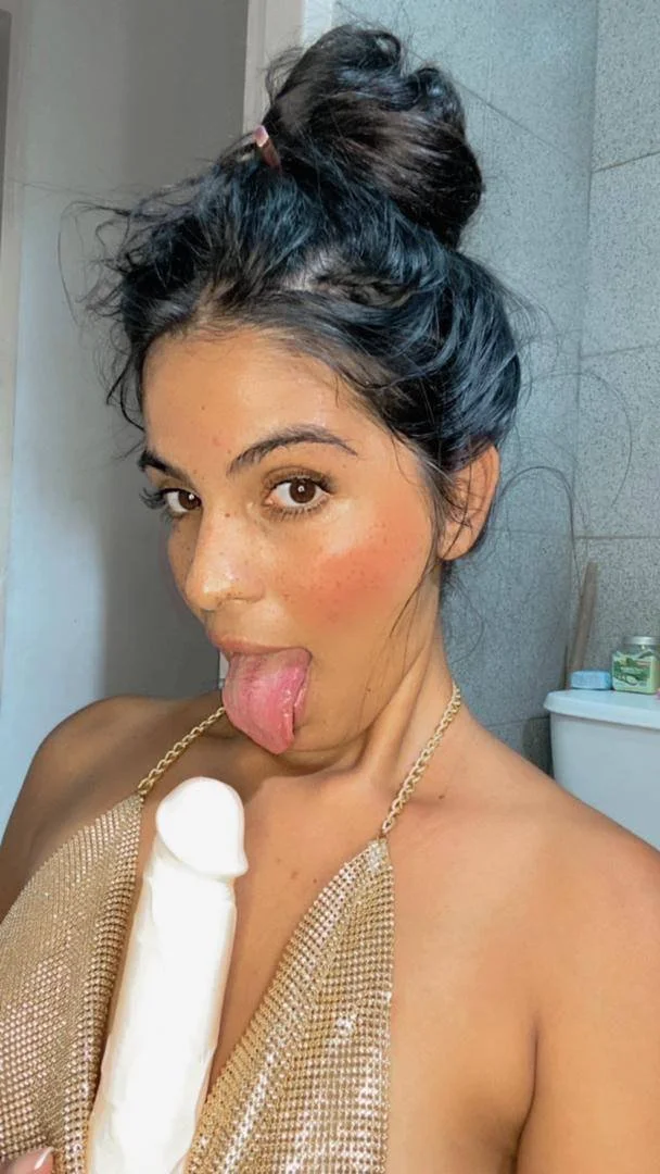 La de Tiktok image 3
