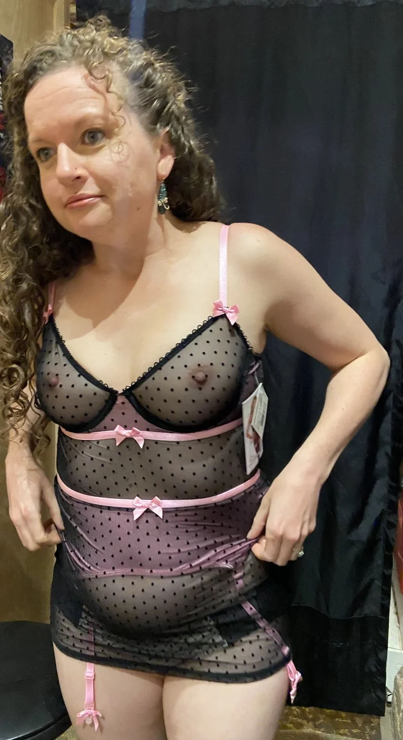 Submitted amateur milf on display image 18