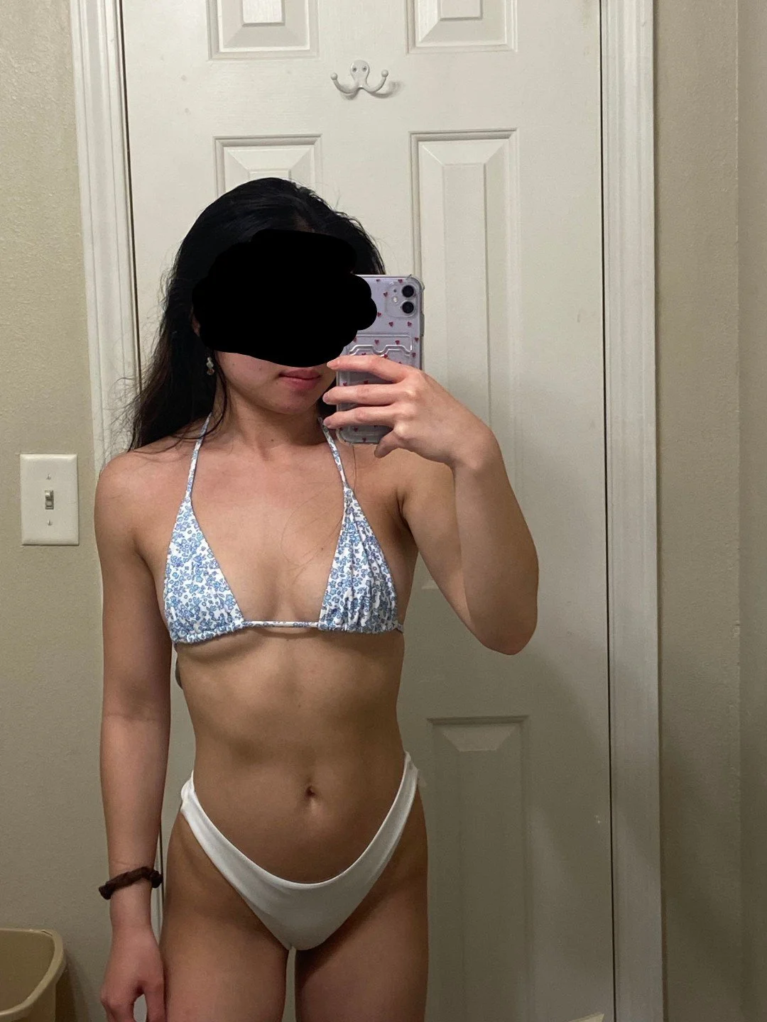 Hot skinny slut Rachel image 1