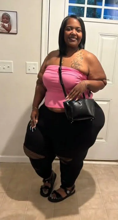 Big hips bbw🍑🍑🍑Nude pics coming soon 💦💦💦 main image