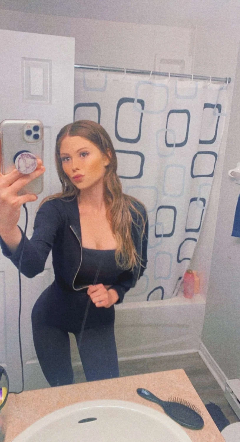 Slim Thick Blonde wants to become webslut image 3