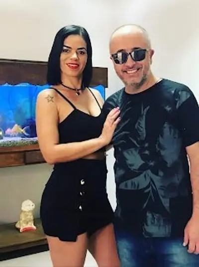 Safada traindo o marido cover image