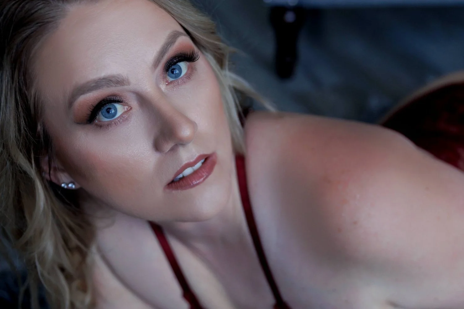 Blow your load to this boudoir slut image 41