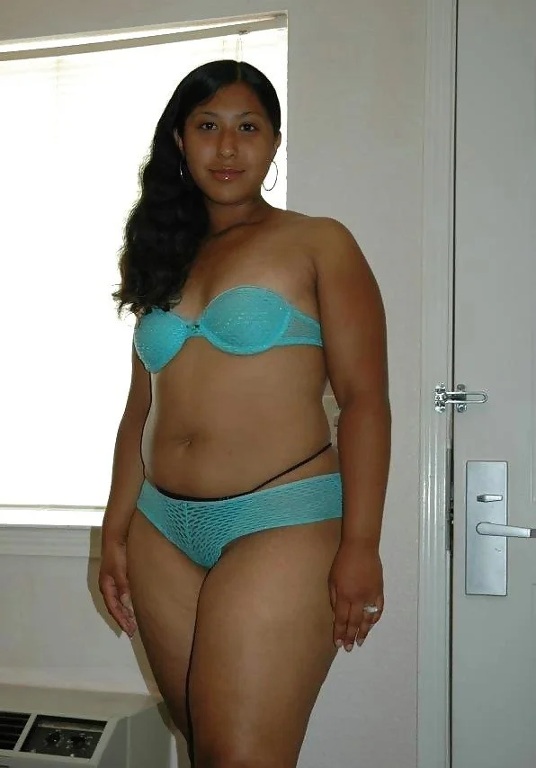 elsa - thick latina wife image 10