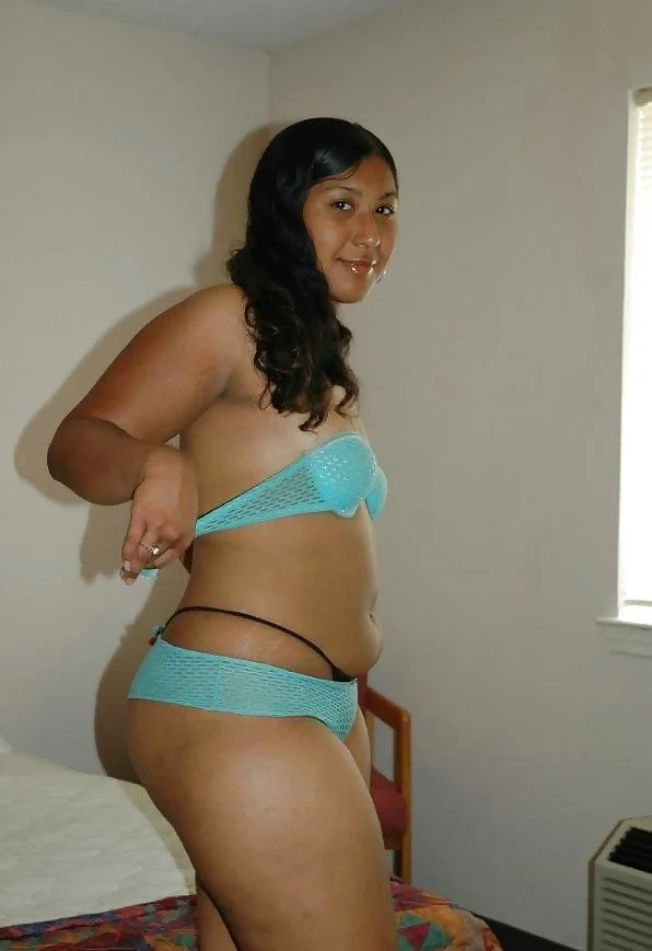 elsa - thick latina wife image 24