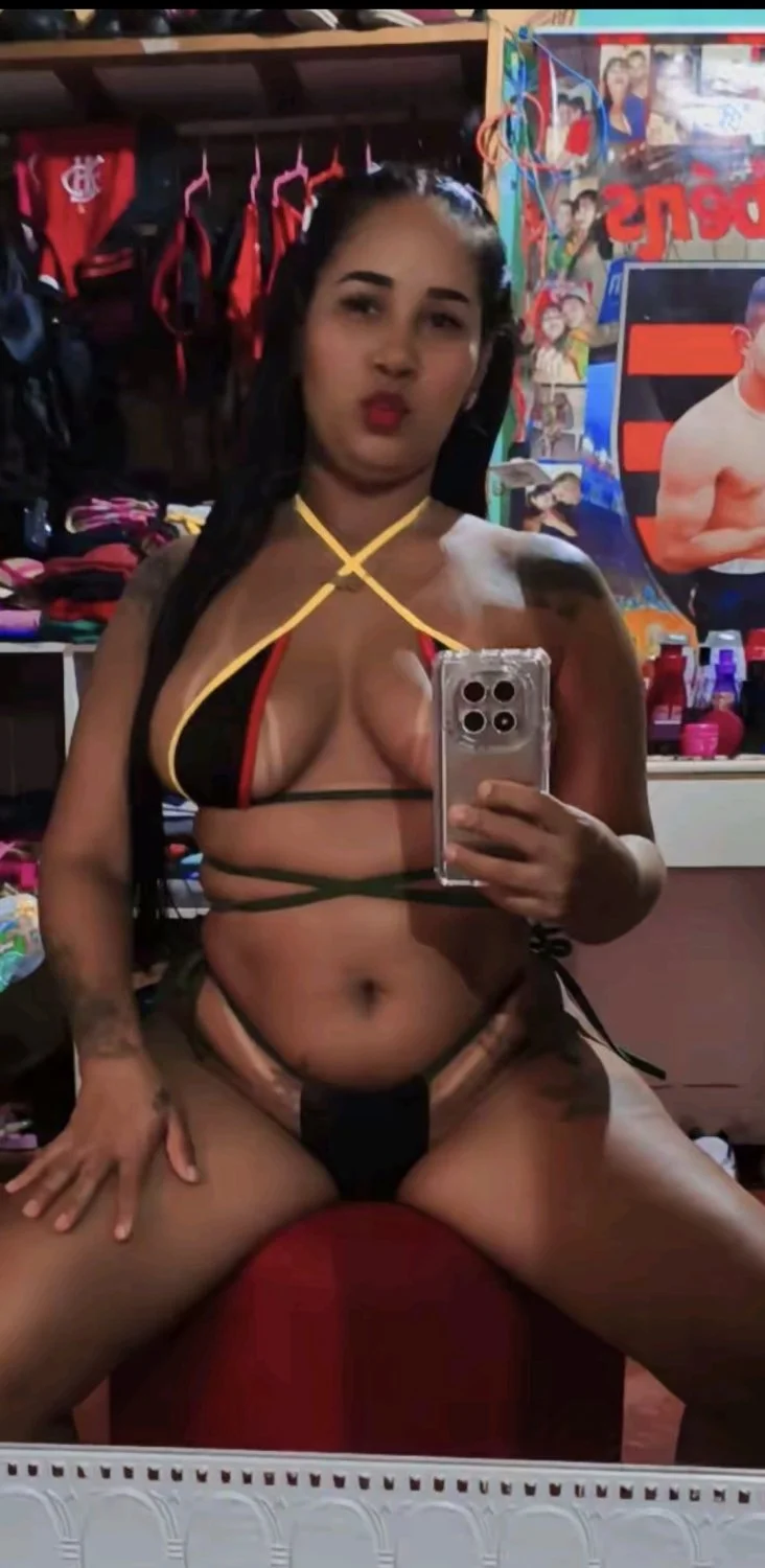Morena sedutora gostosa de mais image 4