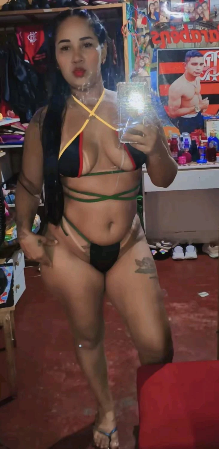 Morena sedutora gostosa de mais image 9