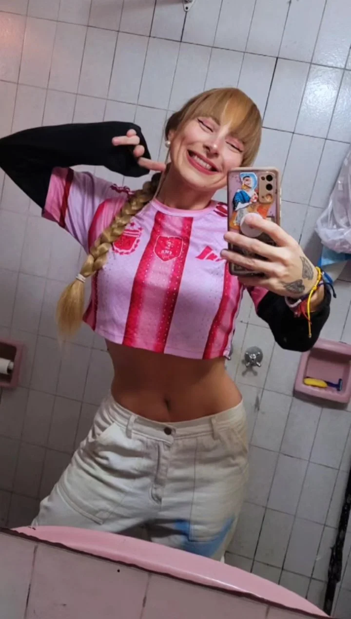Cómo me gusta esta putita 🥵 main image