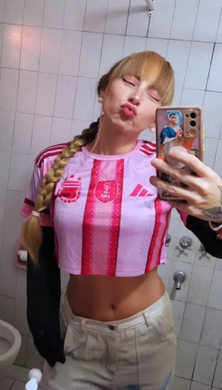 Cómo me gusta esta putita 🥵 image 3