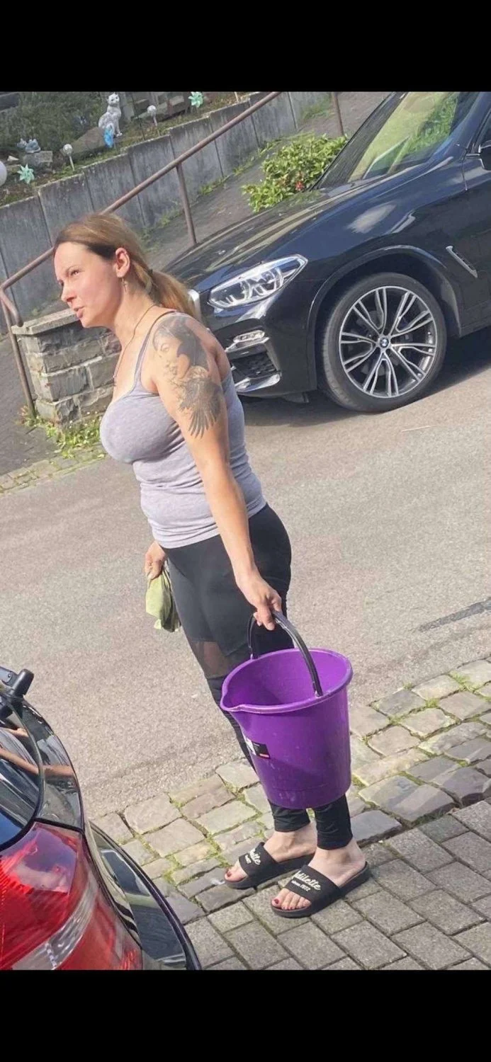 Cuck wants his big tit German mom exposed sc:jebebv main image
