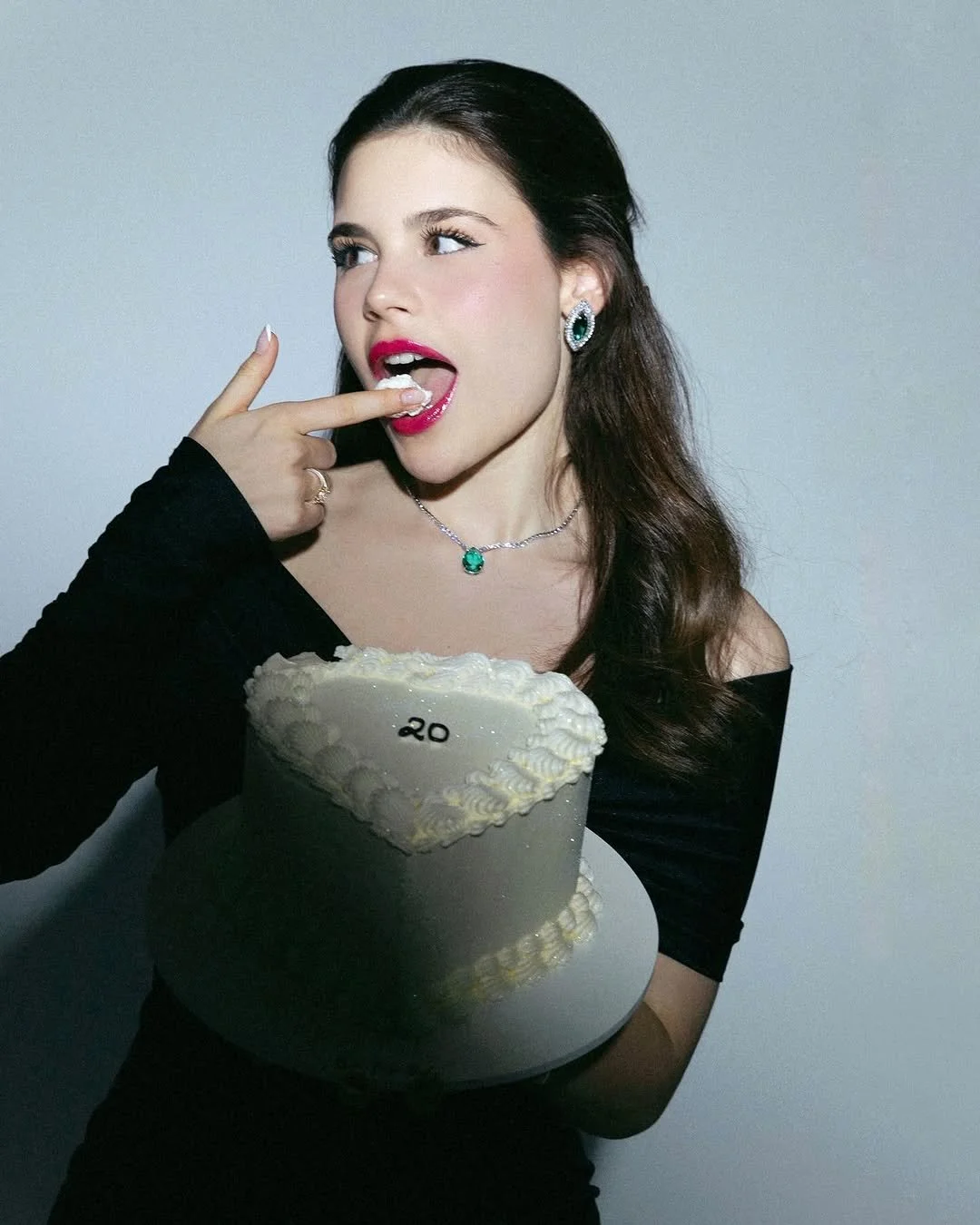 Laura merece muita punheta image 11