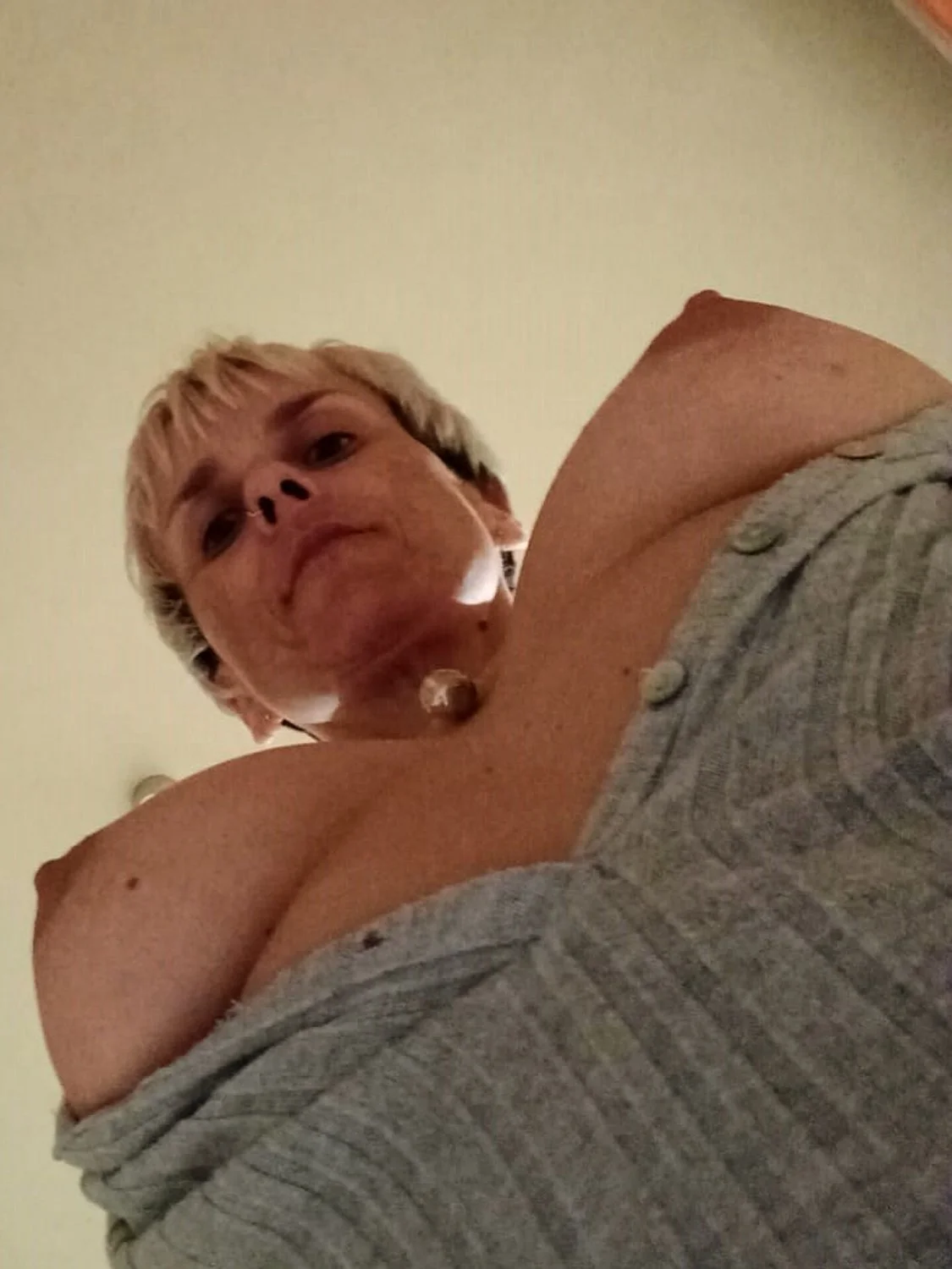 MILF with nice tits and butterfly pussy 🦋 image 5