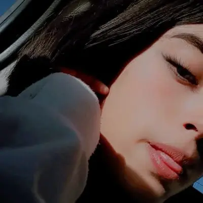 Flaquita puta exhibiendo todo 🙈😮‍💨 cover image
