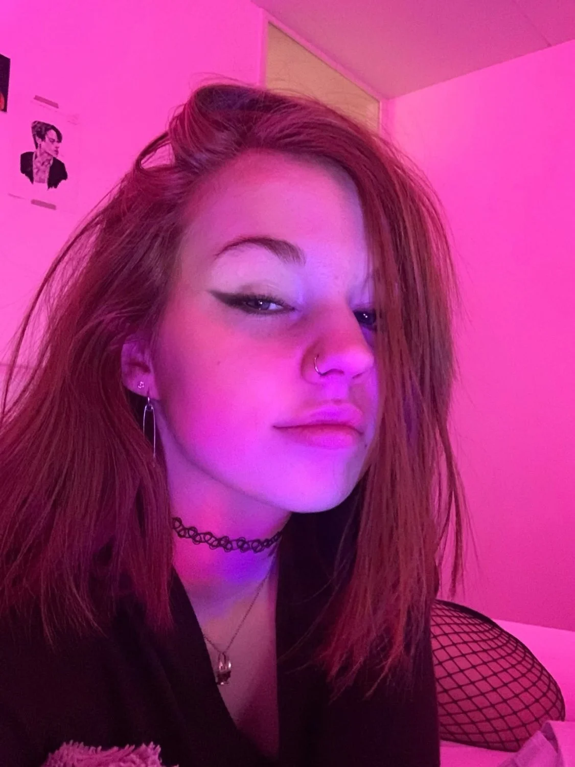 College Baddie With Shaved Pussy image 6