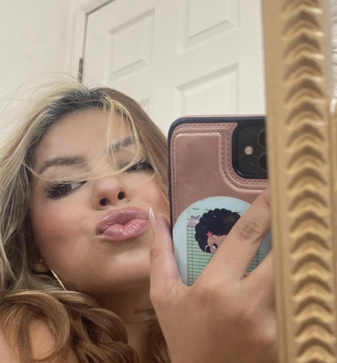 Thick Latina irl image 10