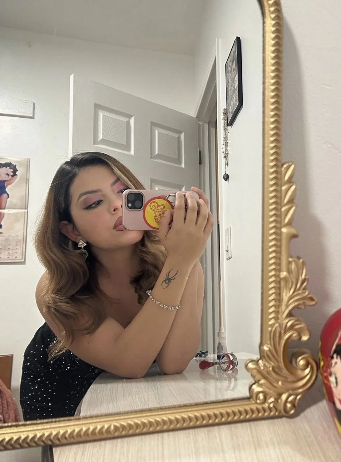 Thick Latina irl image 12