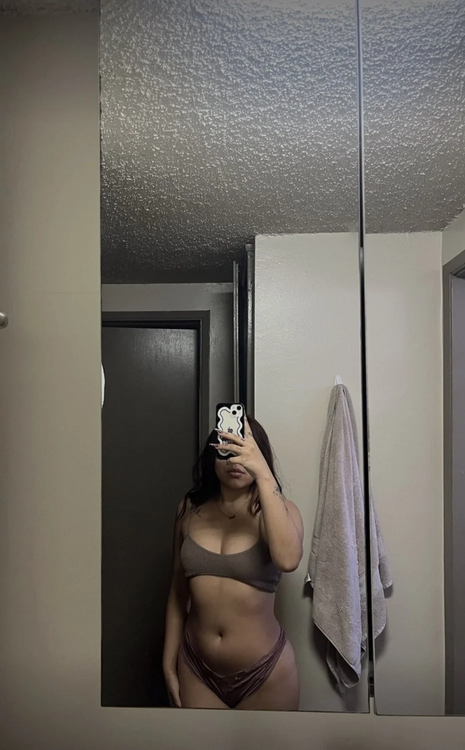 Thick Latina irl image 38
