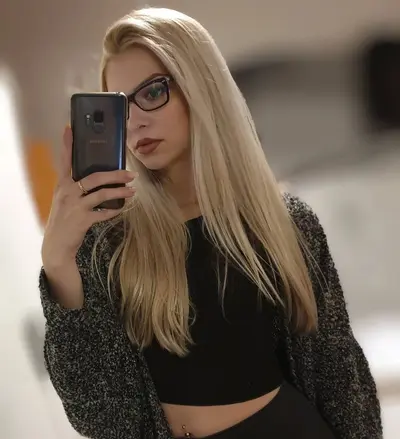Olivia, 23, Horny whore gets naked for you cover image