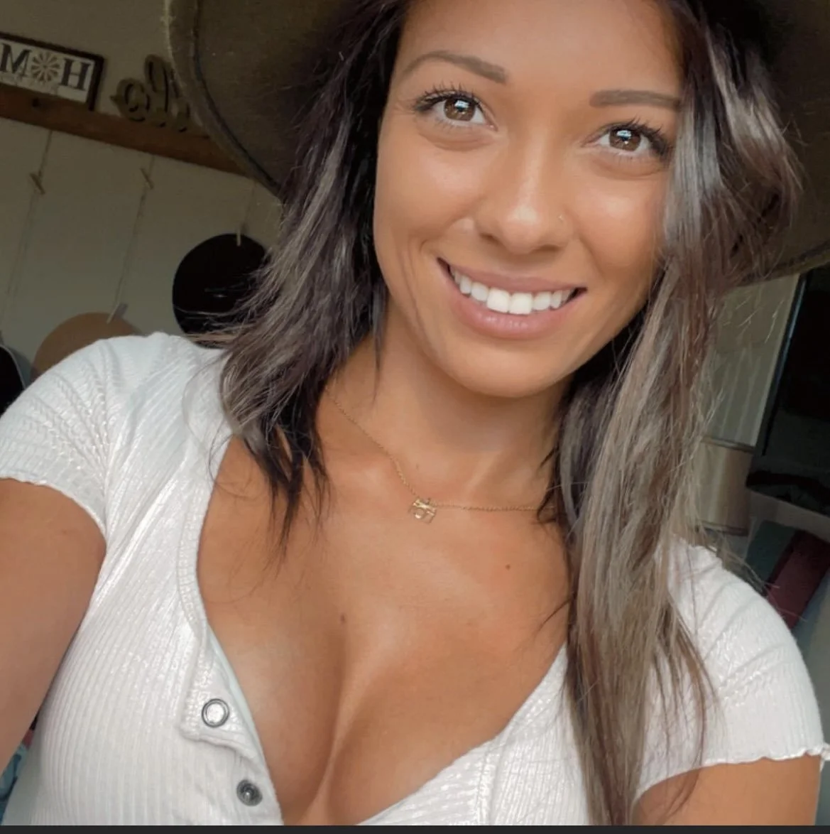 Ashleigh from Michigan. Who wants more? image 2