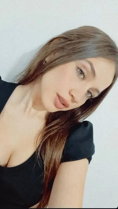 Novinha gata obedeceu o namorado mandou foto dos peitões e foi vazada! amador, vazou, vazados, erome cover image