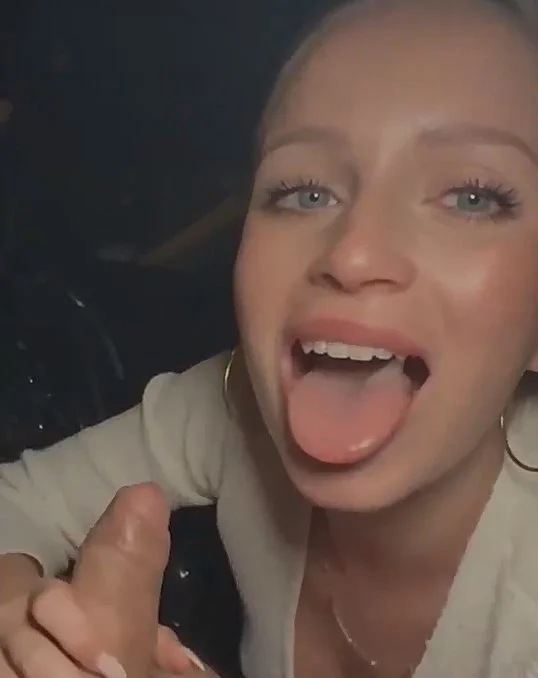 Amateur blonde german beauty deepthroat main image