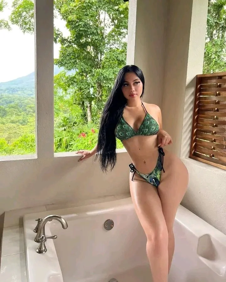 Celebrity Latina image 4