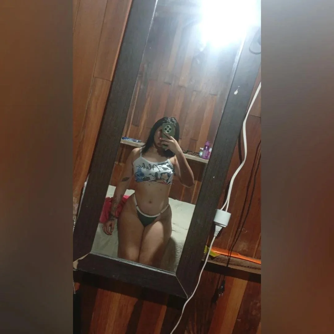 Iara Ingrid 18yo image 2