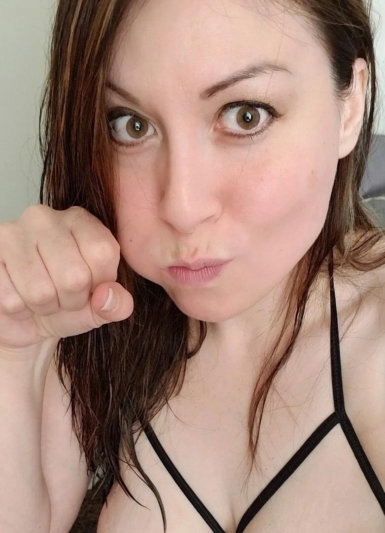 Fuck piggy Amanda image 8