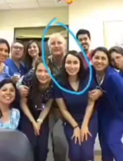Mamou o professor para passar de semestre na faculdade main image