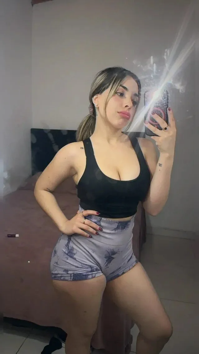 Hermosas tetas y culazo image 6