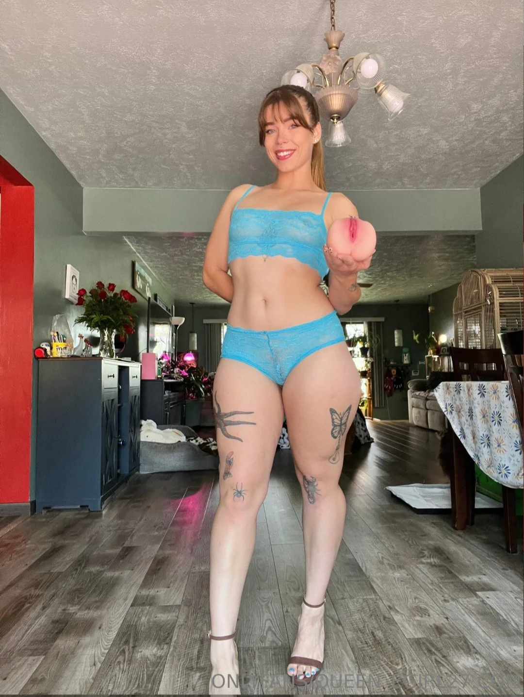 Queenegirlsback image 18