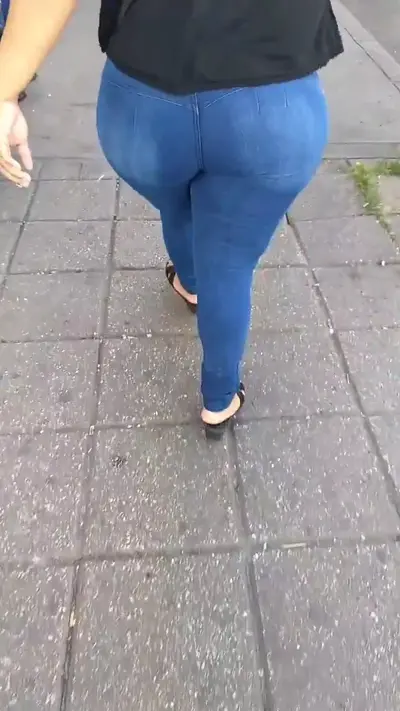 Tremendo culote de señora poblana cover image