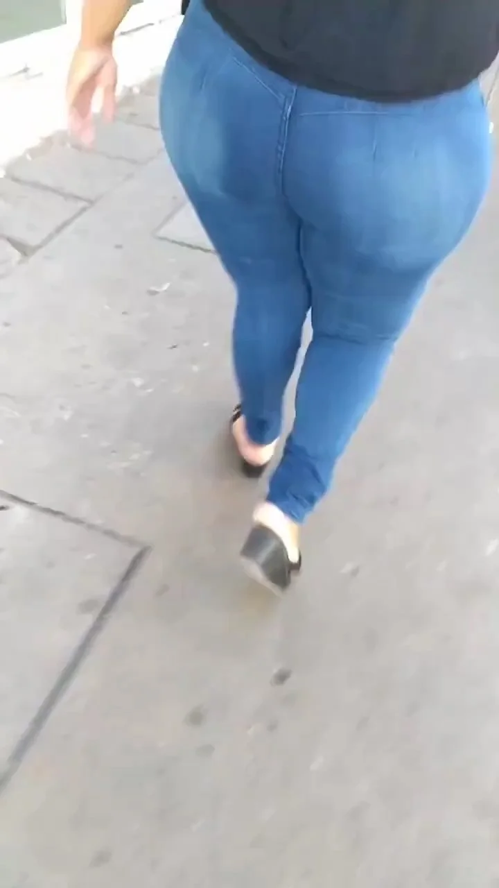 Tremendo culote de señora poblana image 4