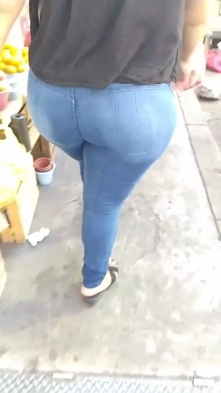 Tremendo culote de señora poblana image 9