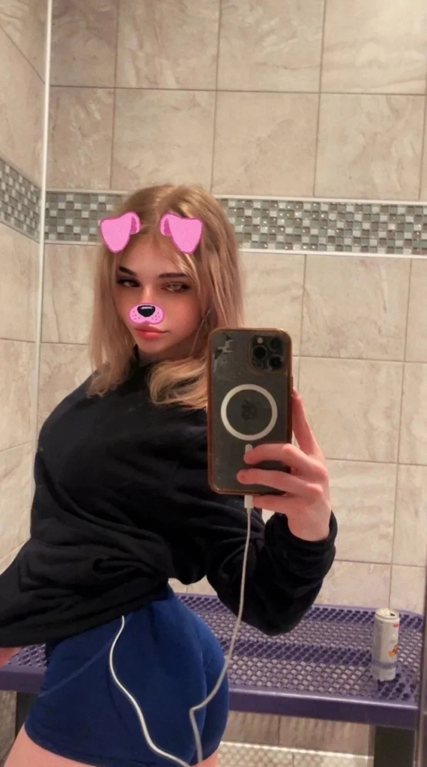 Lily 19 image 10