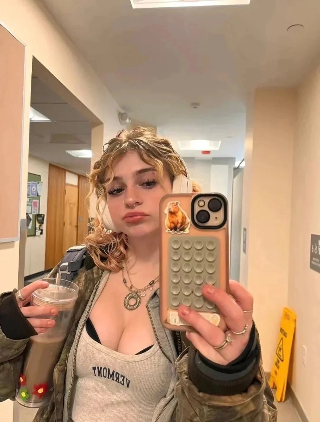Lily 19 image 4