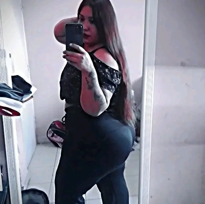 Más de mi vecina la nalgona image 17