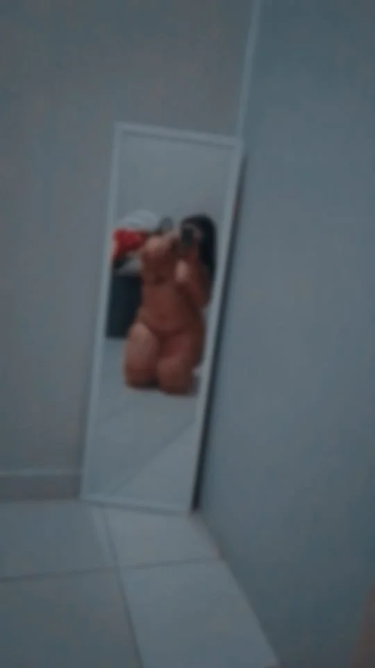 Más de mi vecina la nalgona image 2
