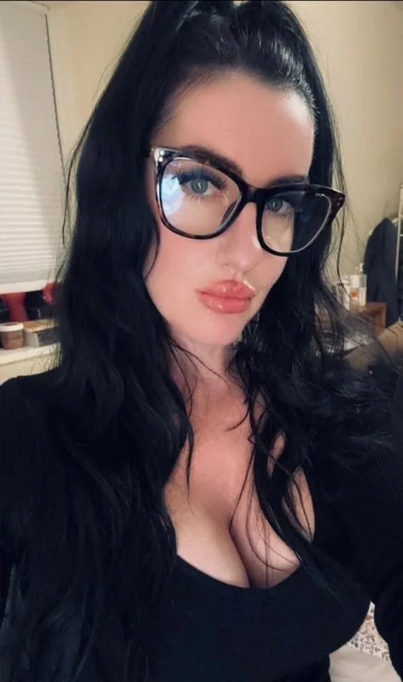 Sarah image 6