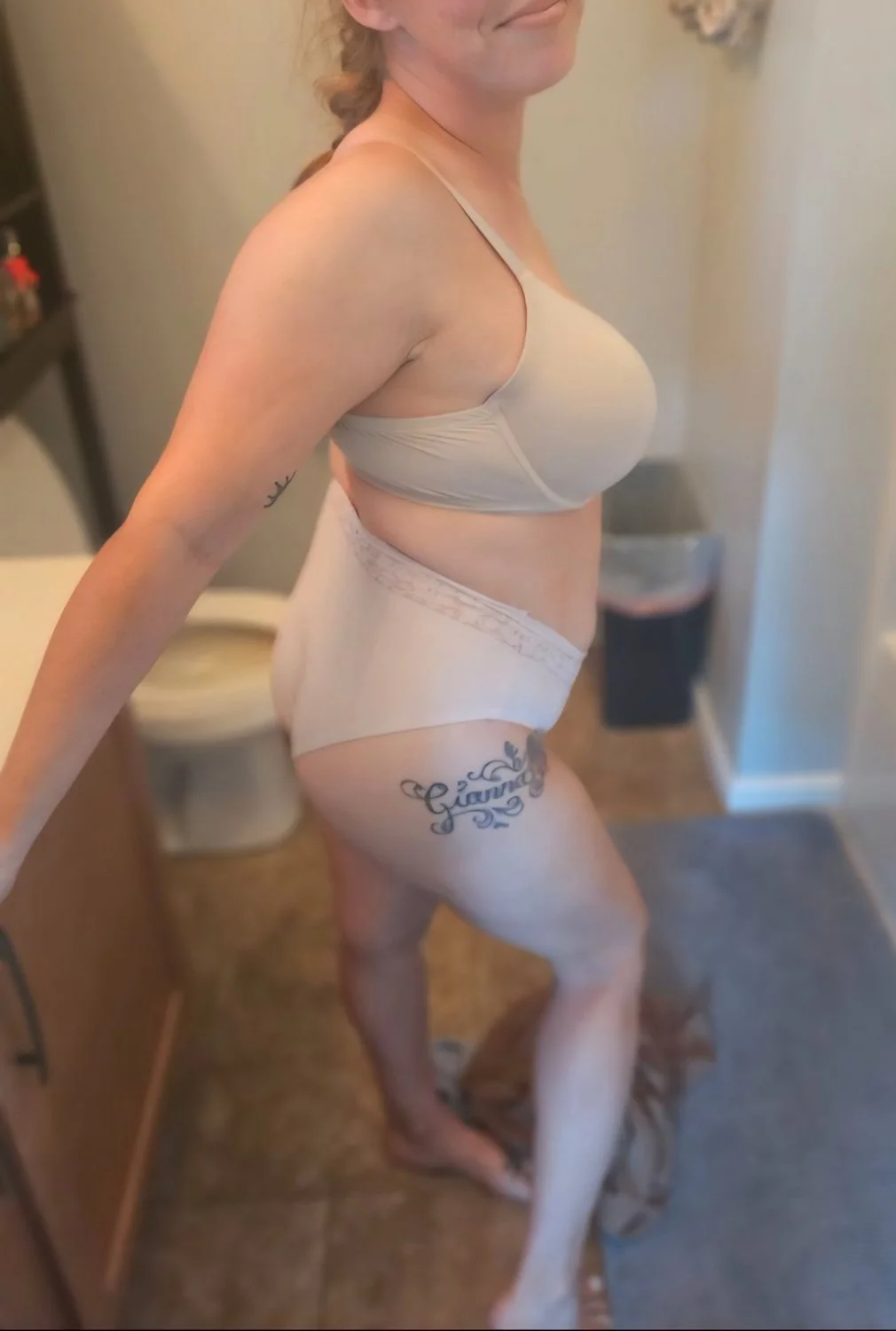 my wife's friend elisabete image 13