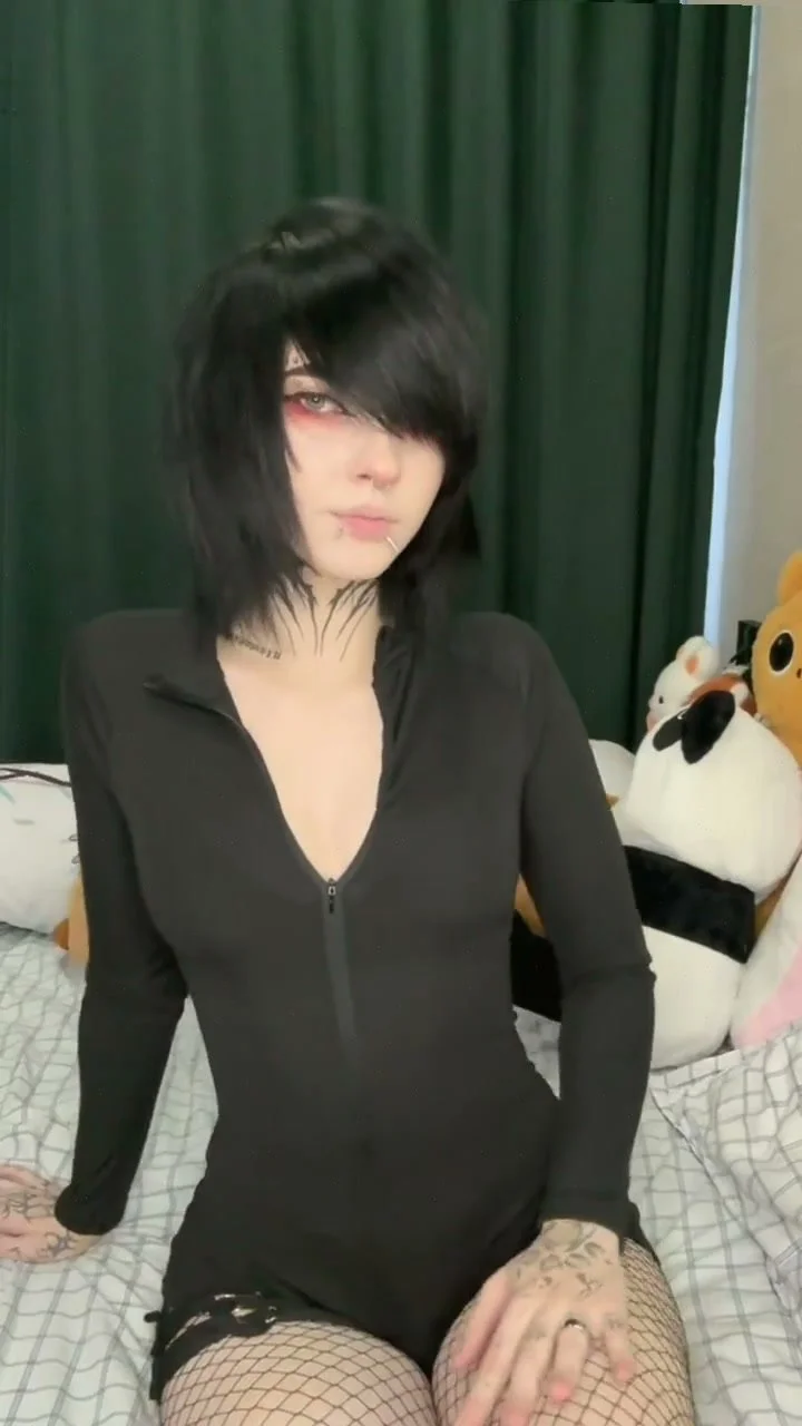 🔞 nude petite body pussy licking nude wet pussy 💦🍑 Check my OF image 2
