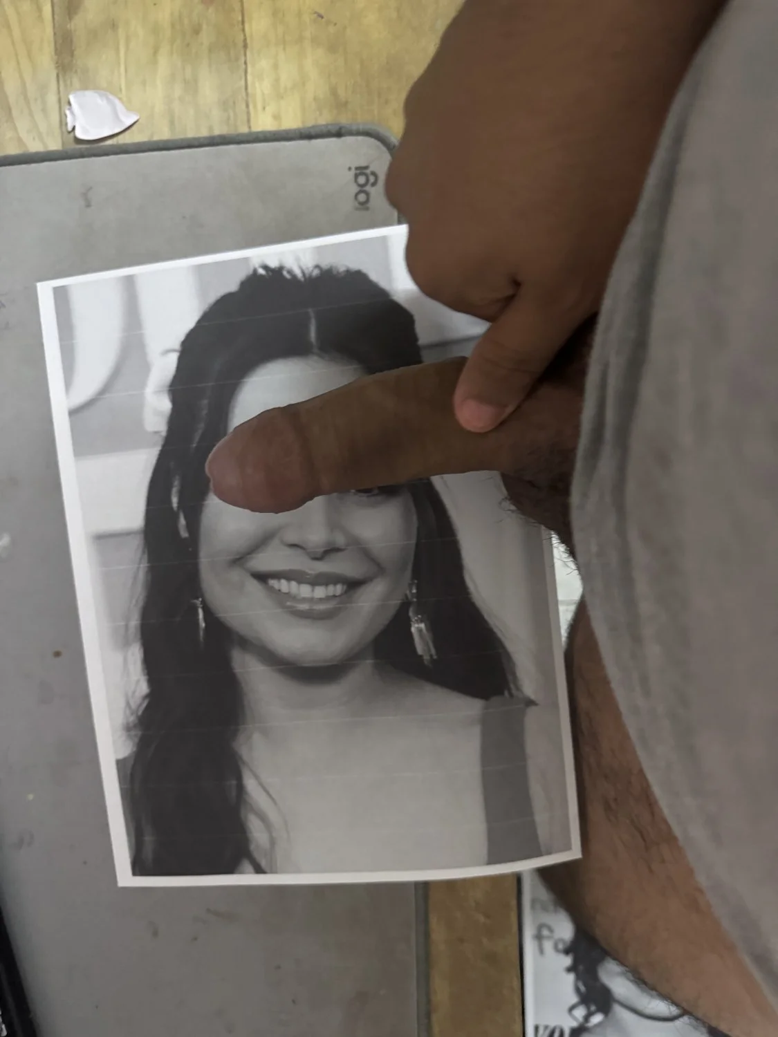 Miranda Cosgrove Cock/Jerktrib image 2
