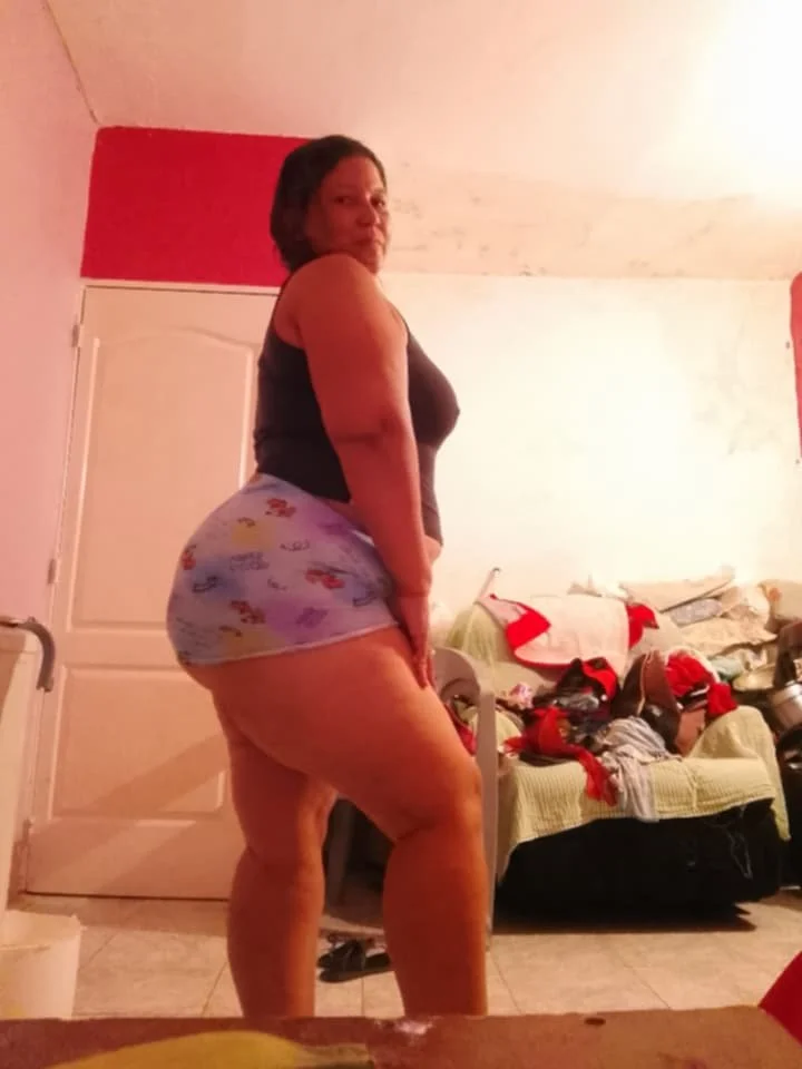 Latina milf sent me this (2) image 8