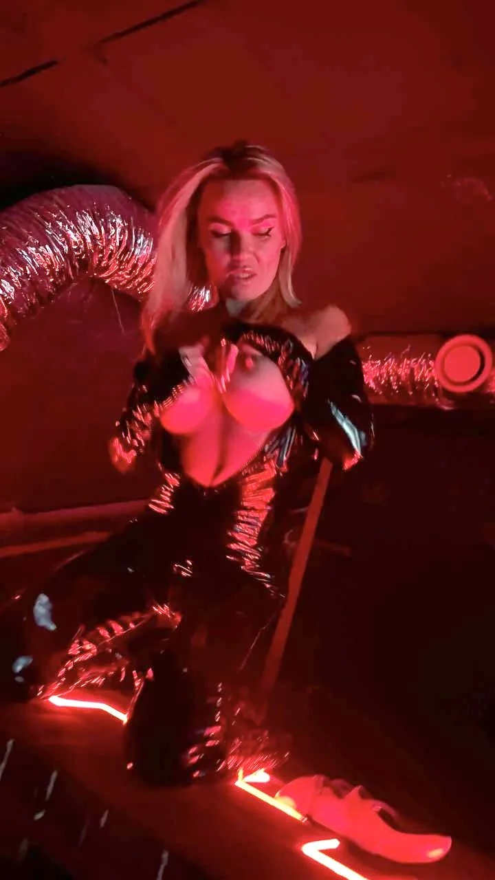 The Ukrainian SlutWife Victoria Loves Learhera)” image 34