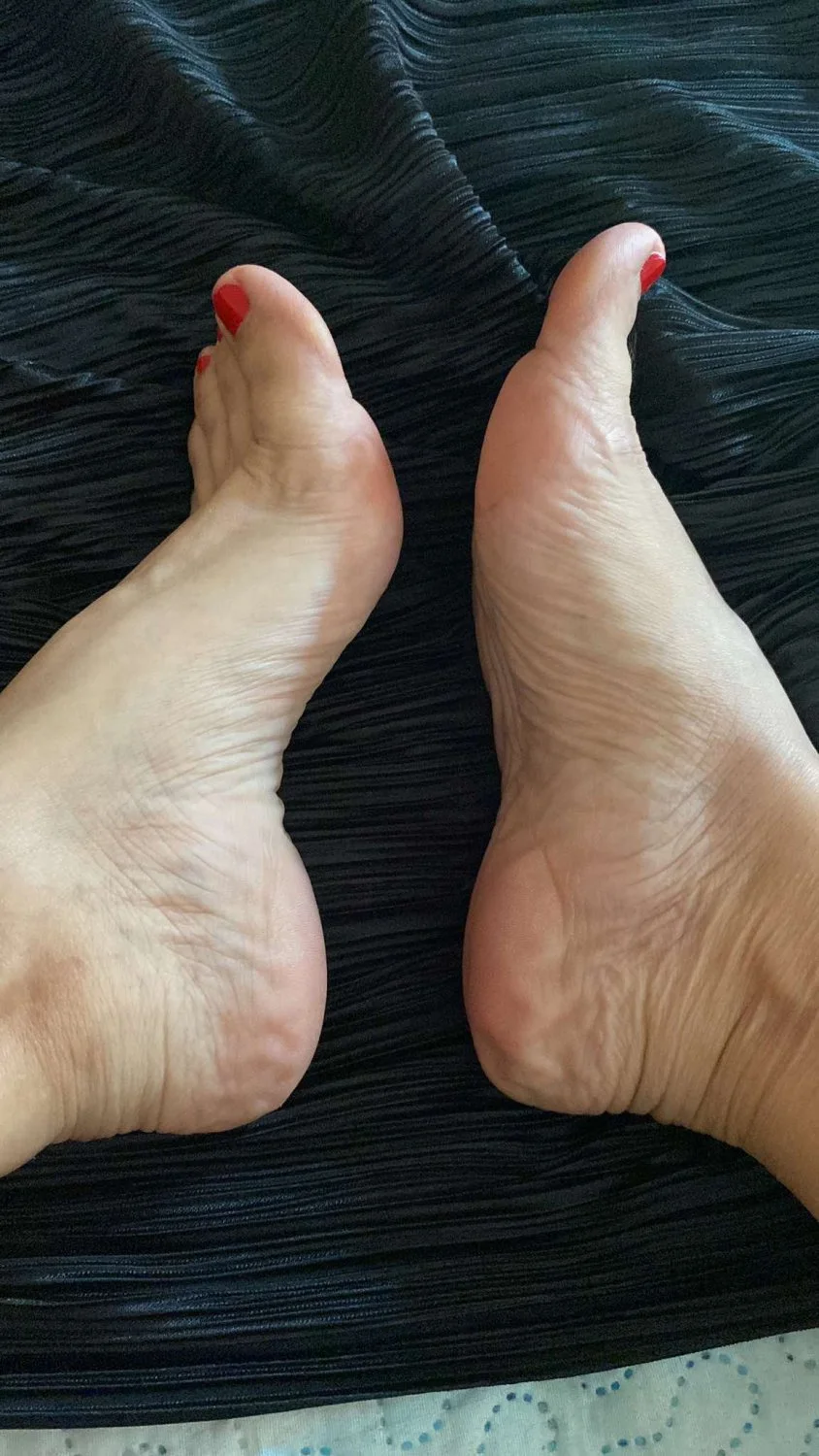 Fernanda sleeping footjob image 32