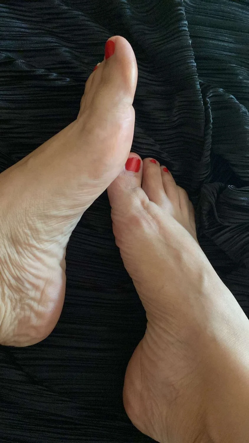Fernanda sleeping footjob image 35